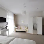 Dampfschiffhotel *