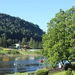 Dampfschiffhotel *