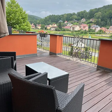 Dampfschiffhotel *