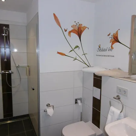 Dampfschiffhotel *